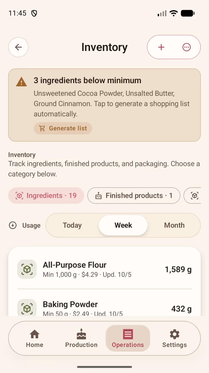 Inventory screen in Receitório on Android, with a below-minimum ingredient warning and the ingredient list